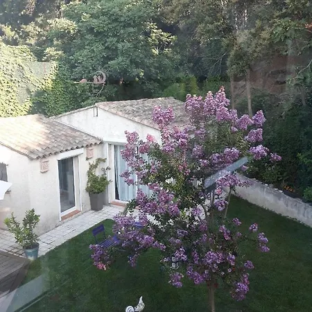 לינה וארוחת בוקר Dans Un Jardin Bb Et Jacuzzi מאנדליה-לה-נאפול