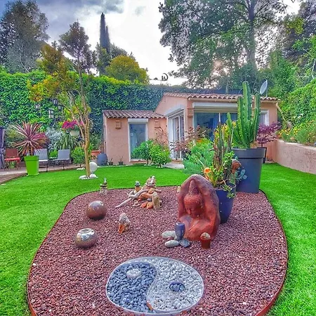 לינה וארוחת בוקר Dans Un Jardin Bb Et Jacuzzi מאנדליה-לה-נאפול