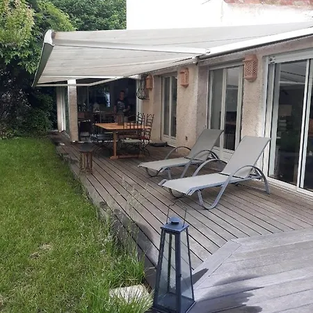 B&B Dans Un Jardin Bb Et Jacuzzi 망들리유 라 나플