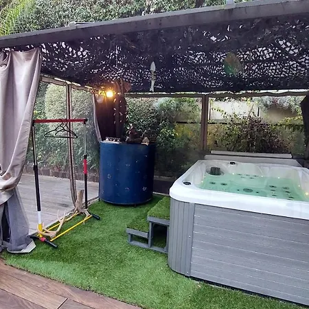 Dans Un Jardin Bb Et Jacuzzi فندق مبيت وإفطار ماندوليو لا نابول