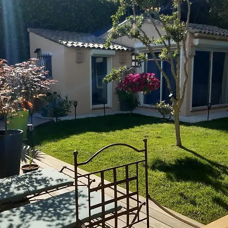 Frühstückspension Dans Un Jardin Bb Et Jacuzzi *