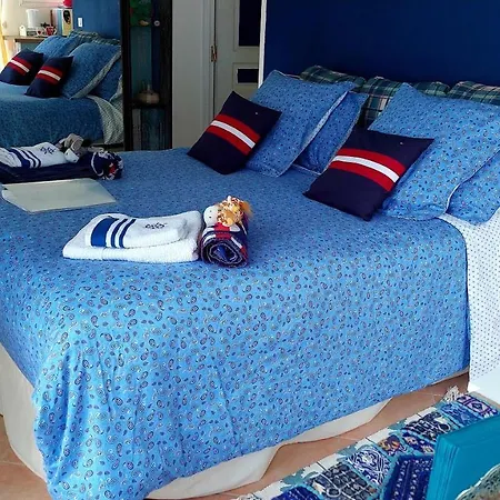 فندق مبيت وإفطار Dans Un Jardin Bb Et Jacuzzi *